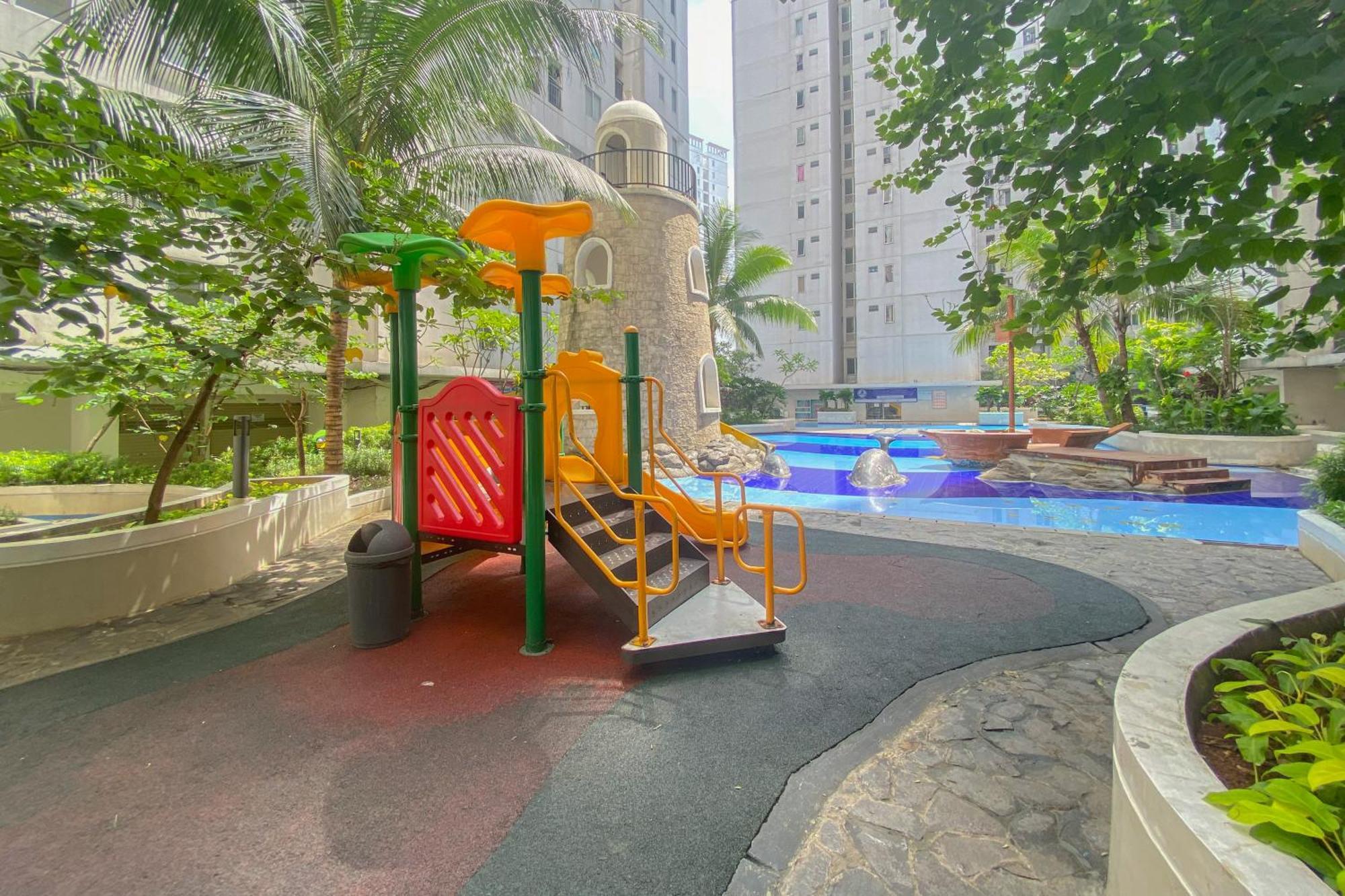 Comfy 2br At Bassura By Travelio Apartment
